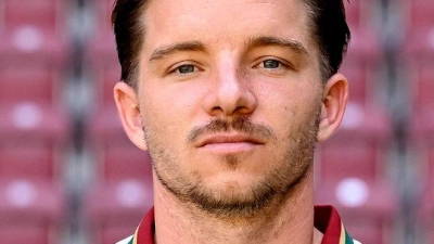 Mads Pedersen vom FC Augsburg soll vor einem Wechsel nach Berlin stehen. (Archivbild) (Foto: Harry Langer/dpa)