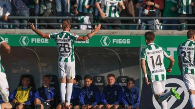 Jorrit Hendrix traf sehr sehenswert für Münster. (Foto: Friso Gentsch/dpa)