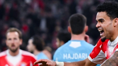  Luis Diaz ragt heraus. (Foto: Sven Hoppe/dpa)