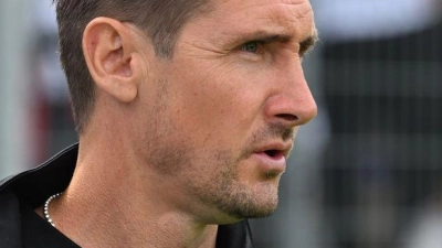 FCN-Trainer Miroslav Klose hofft auf einen Heimsieg. (Foto: Harald Tittel/dpa)