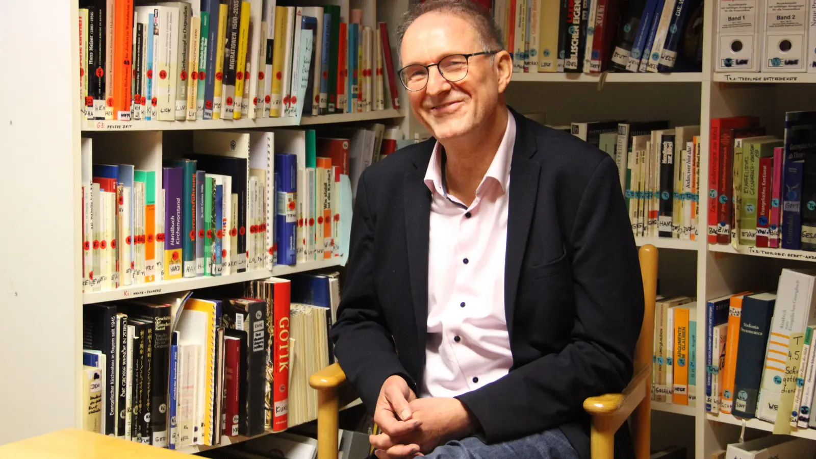 Dr. Oliver Gußmann pilgert mit Interessierten am Sonntag, 22. März, zum Neusitzer Labyrinth. Der Spaziergang ist von 14 bis 17 Uhr angesetzt. (Foto: Clarissa Kleinschrot)