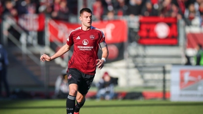 Sofort für Arminia Bielefeld spielberechtigt: Der bislang für Nürnberg aktive Innenverteidiger Robin Knoche (Archivbild).  (Foto: Daniel Karmann/dpa)