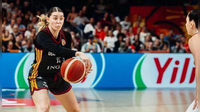 Luisa Geiselsöder (hier im Vorrundenspiel gegen Spanien) zeigte gegen Südkorea eine gute Leistung. (Foto: DBB/Demirel)