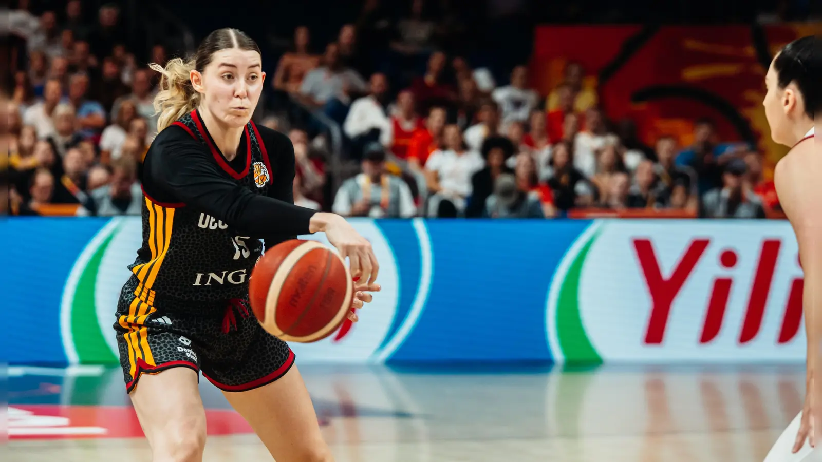 Luisa Geiselsöder (hier im Vorrundenspiel gegen Spanien) zeigte gegen Südkorea eine gute Leistung. (Foto: DBB/Demirel)