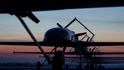 In ihrem Abwehrkampf gegen eine russische Invasion greift die Ukraine mit Drohnen auch Ziele im russischen Hinterland an. (Archivbild) (Foto: Evgeniy Maloletka/AP/dpa)
