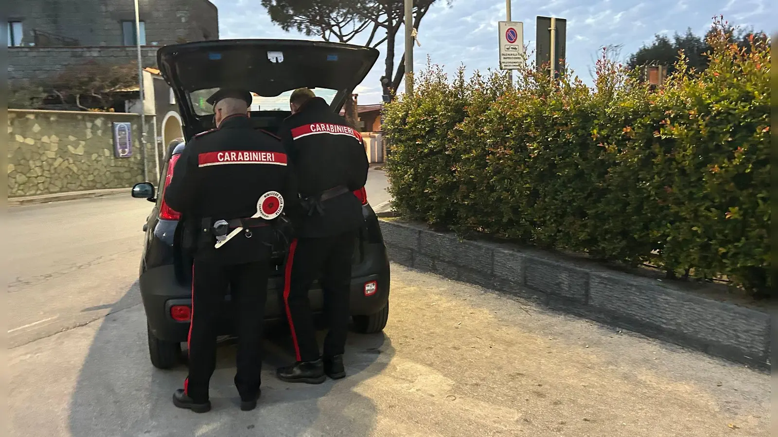 Nach einem Streit wird ein Mann in Italien laut Polizei von seinem Bruder enthauptet. Die Carabinieri ermitteln. (Archivbild) (Foto: Christoph Sator/dpa)