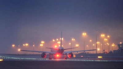 Abschiebeflüge gehen für Betroffene oft ins Ungewisse. (Foto: Jan Woitas/dpa-Zentralbild/dpa)