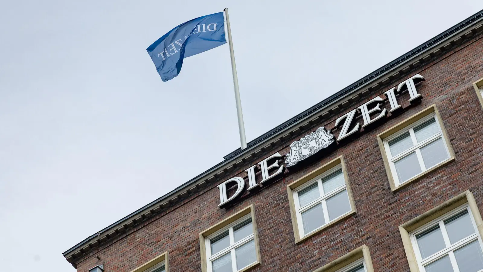 Das Landgericht will die bei einer „Zeit“-Journalistin sichergestellten Interview-Aufnahmen derzeit nicht anrühren. (Archivbild) (Foto: Ulrich Perrey/dpa)