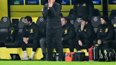 BVB-Coach Sahin sieht kein Problem darin, dass sein verletzter Stammkeeper zur Nationalmannschaft fährt. (Foto: Bernd Thissen/dpa)