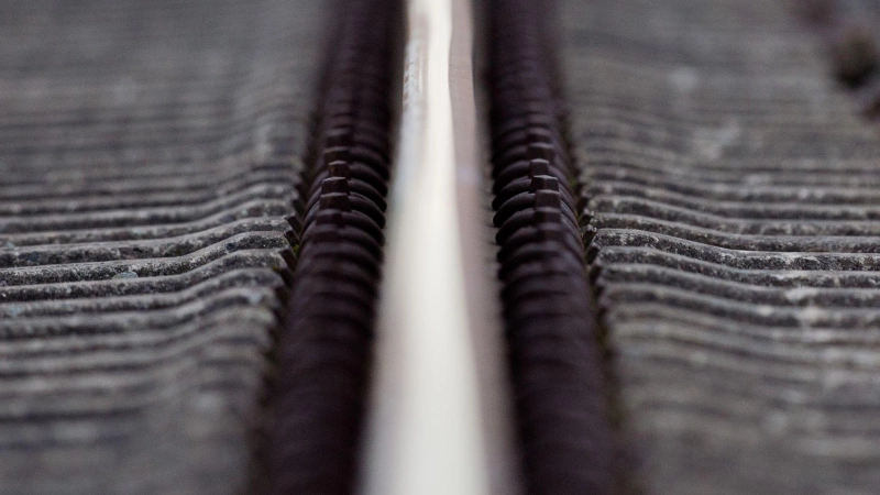 Bahnreisende müssen sich gedulden - die Strecke Bad Reichenhall-Berchtesgaden bleibt vorerst dicht. (Symbolbild) (Foto: picture alliance / dpa)