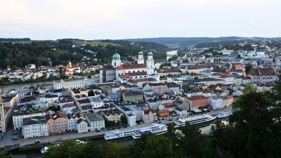 In Passau gab es bei der Kommunalwahl eine Stichwahl zwischen den Kandidaten von SPD und CSU. (Archivbild)  (Foto: Felix Hörhager/dpa)