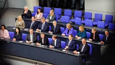 Die frisch gebackene schwarz-rote Regierung. (Foto: Kay Nietfeld/dpa)
