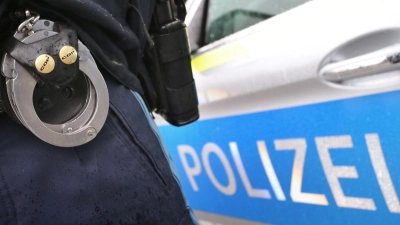 Noch in der Asylunterkunft konnte die Polizei die Männer stellen. (Symbolbild) (Foto: Karl-Josef Hildenbrand/dpa)