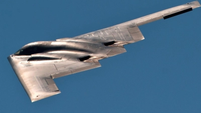 Die schwere Bombe vom Typ GBU-57 kann nur von B-2-Tarnkappenbombern der US-Luftwaffe abgeworfen werden. (Handout) (Foto: Nathan Gallahan/U.S. Air Force/dpa)