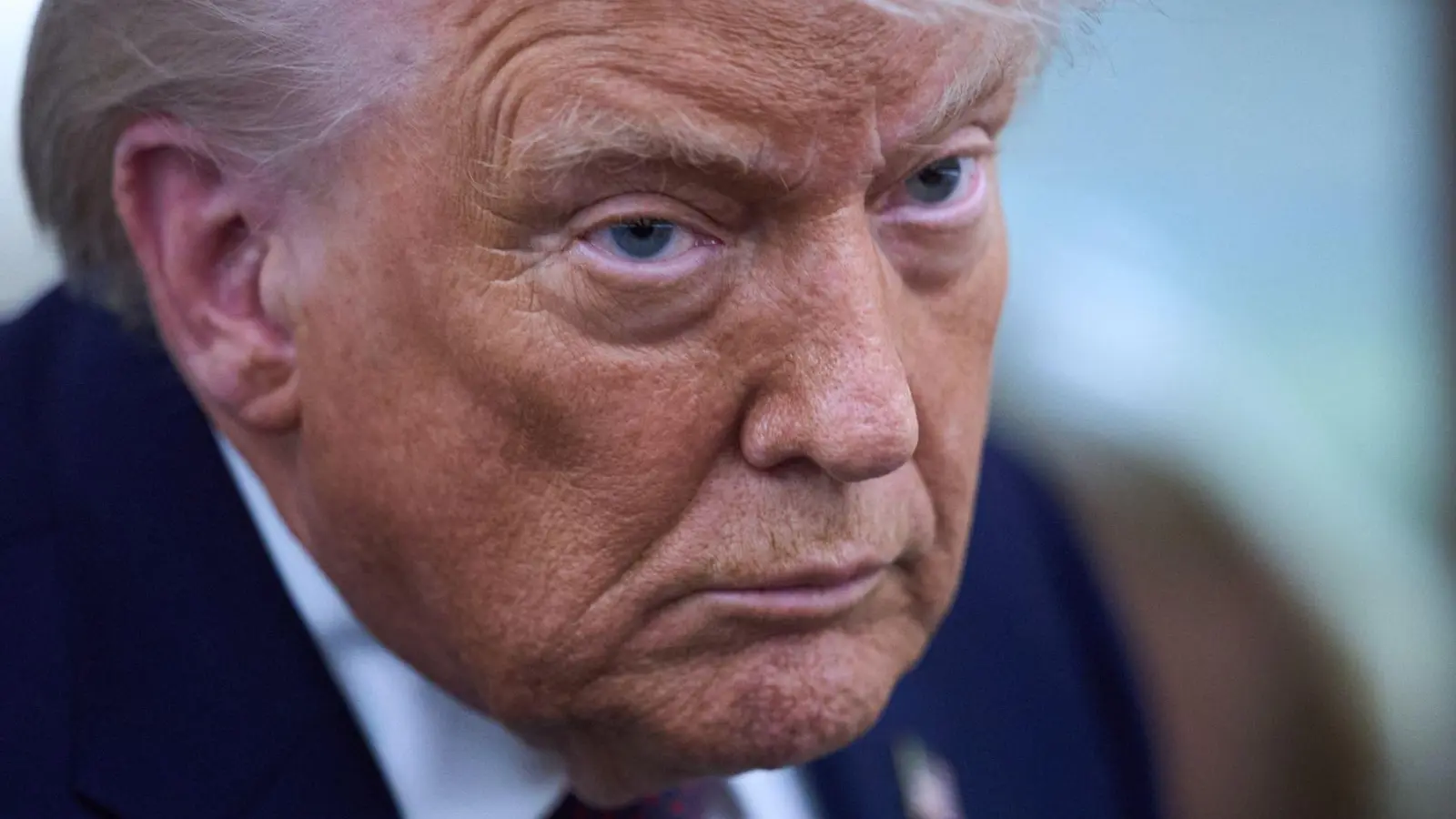 Die USA haben nach Worten Trumps eine „Armada“ nahe dem Iran stationiert. (Archivbild)  (Foto: Evan Vucci/AP/dpa)