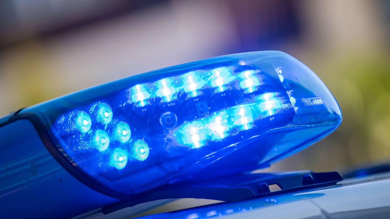 Die Polizei ist in Meschede im Einsatz. (Symbolfoto) (Foto: Lino Mirgeler/dpa)