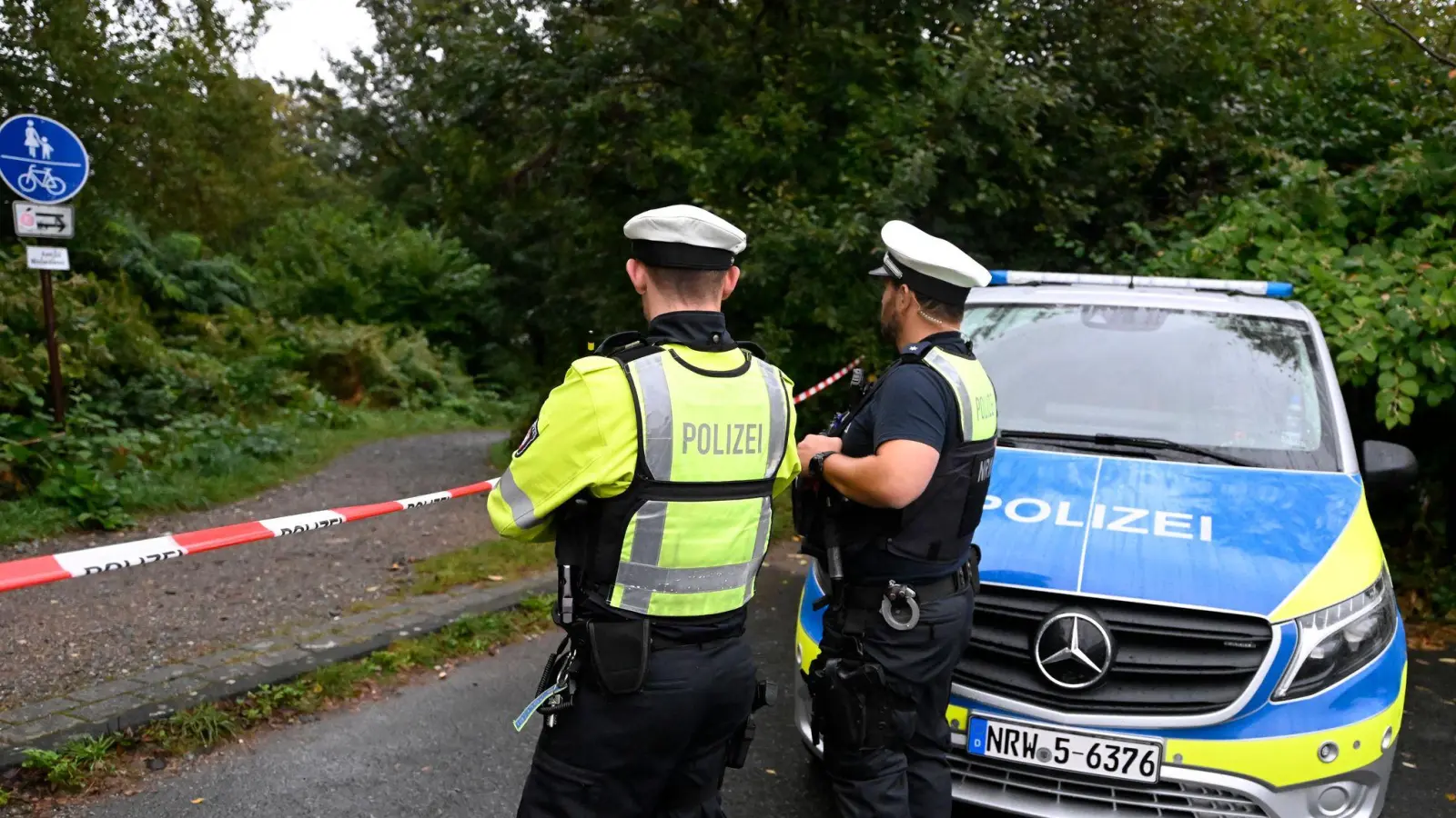 Bei einem mutmaßlich islamistisch motivierten Terroranschlag auf einem Volksfest in Solingen starben im August drei Menschen. (Archivfoto) (Foto: Roberto Pfeil/dpa)