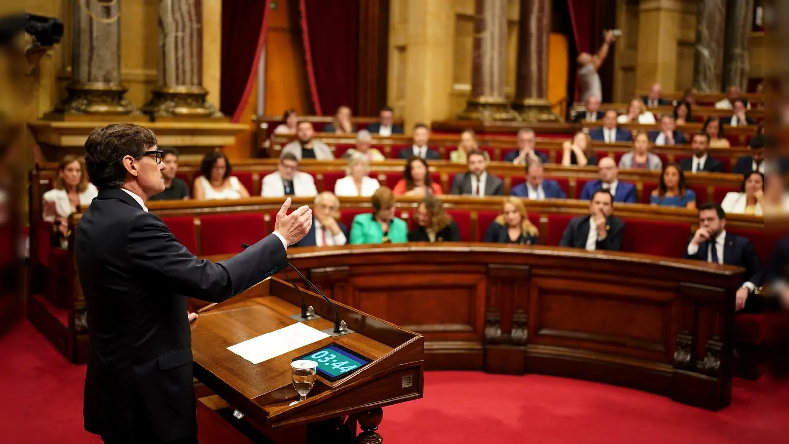 Illa ist der erste pro-spanische Poltiker seit Jahren an der Spitze der Regionalregierung in Barcelona. (Foto: Joan Mateu/AP/dpa)