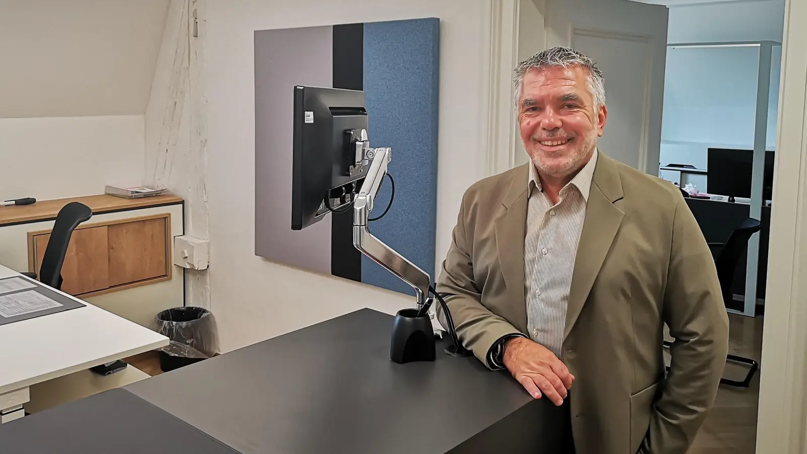 Hat trotz der Terminfülle in den ersten Wochen gut hineingefunden in die neue Aufgabe: der Schillingsfürster Bürgermeister Markus Dinzl. (Foto: Jürgen Binder)