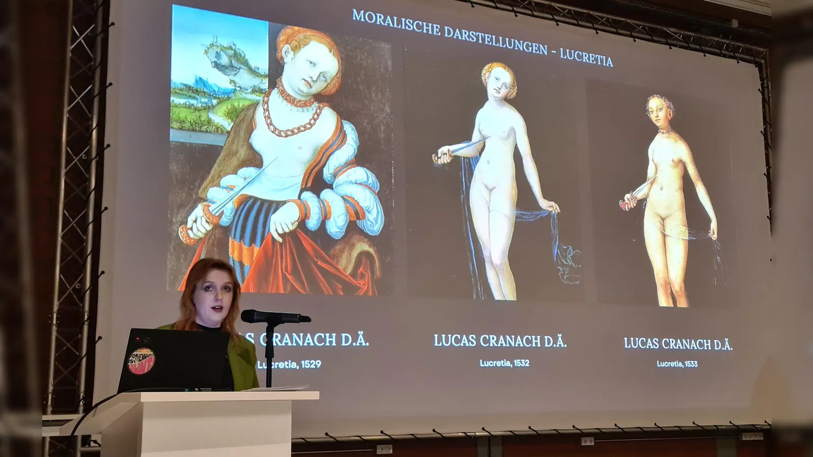 Lucretia war in der spätmittelalterlichen Kunst eine der gefragtesten weiblichen Figuren. Referentin Angelina Mühl widmete sich am Rothenburger Campus auch den auf sie bezogenen Besonderheiten. (Foto: Margit Schwandt)