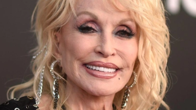 Dolly Parton wird 80. (Archivbild) (Foto: Richard Shotwell/Invision via AP/dpa)