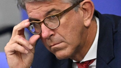Weimer hatte eine gesetzliche Investitionspflicht zunächst selbst abgelehnt. Inzwischen sieht er in dem Gesetzentwurf einen „klugen Kompromiss“. (Foto: Michael Brandt/dpa)