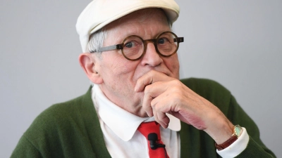 Der britische Künstler David Hockney hat rund drei Jahre an der multimedialen Schau gearbeitet. (Foto: Arne Dedert/dpa)