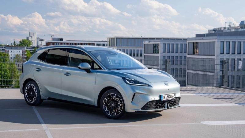MG4 Urban als Preisbrecher: Der neue Elektro-Kompaktwagen startet bei 24.990 Euro und bietet eine günstige Alternative im E-Auto-Markt. (Foto: Marcus Werner/MG Motor Deutschland GmbH/dpa-tmn)