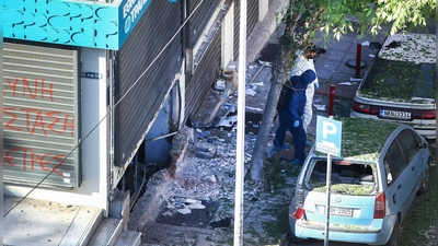 Missglückter mutmaßlicher Geldraub - Bombenexplosion in Thessaloniki (Foto: Giannis Papanikos/AP/dpa)