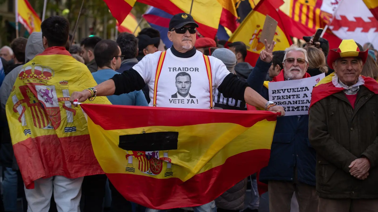 Eine ähnlich große Demo gegen Sánchez hatte es zuletzt im Juni gegeben. (Foto: Fernando Sánchez/EUROPA PRESS/dpa)