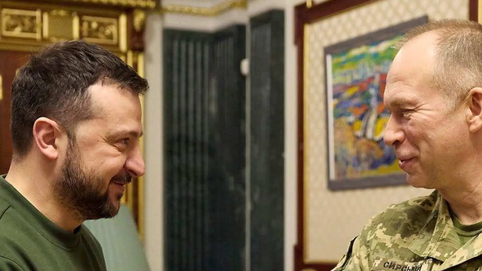 Nach tagelangen Protesten und Rücktrittsforderungen hat der ukrainische Präsident Wolodymyr Selenskyj den Oberbefehlshaber der Streitkräfte, Olexander Syrskyj, entlassen. (Archivbild) (Foto: Ukrainisches Präsidentialamt/Pool/Planet Pix via ZUMA Press Wire/dpa)