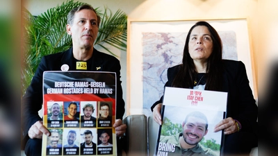 Itay Chens Eltern trafen Ende September Bundeskanzler Friedrich Merz. (Archivbild) (Foto: Carsten Koall/dpa)