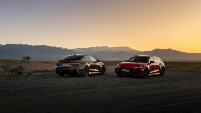 Kraftvoller Doppelpack: Zum Sommer bietet Audi den RS5 als Limousine und Kombi Avant (rechts) an. (Foto: Audi AG/dpa-tmn)