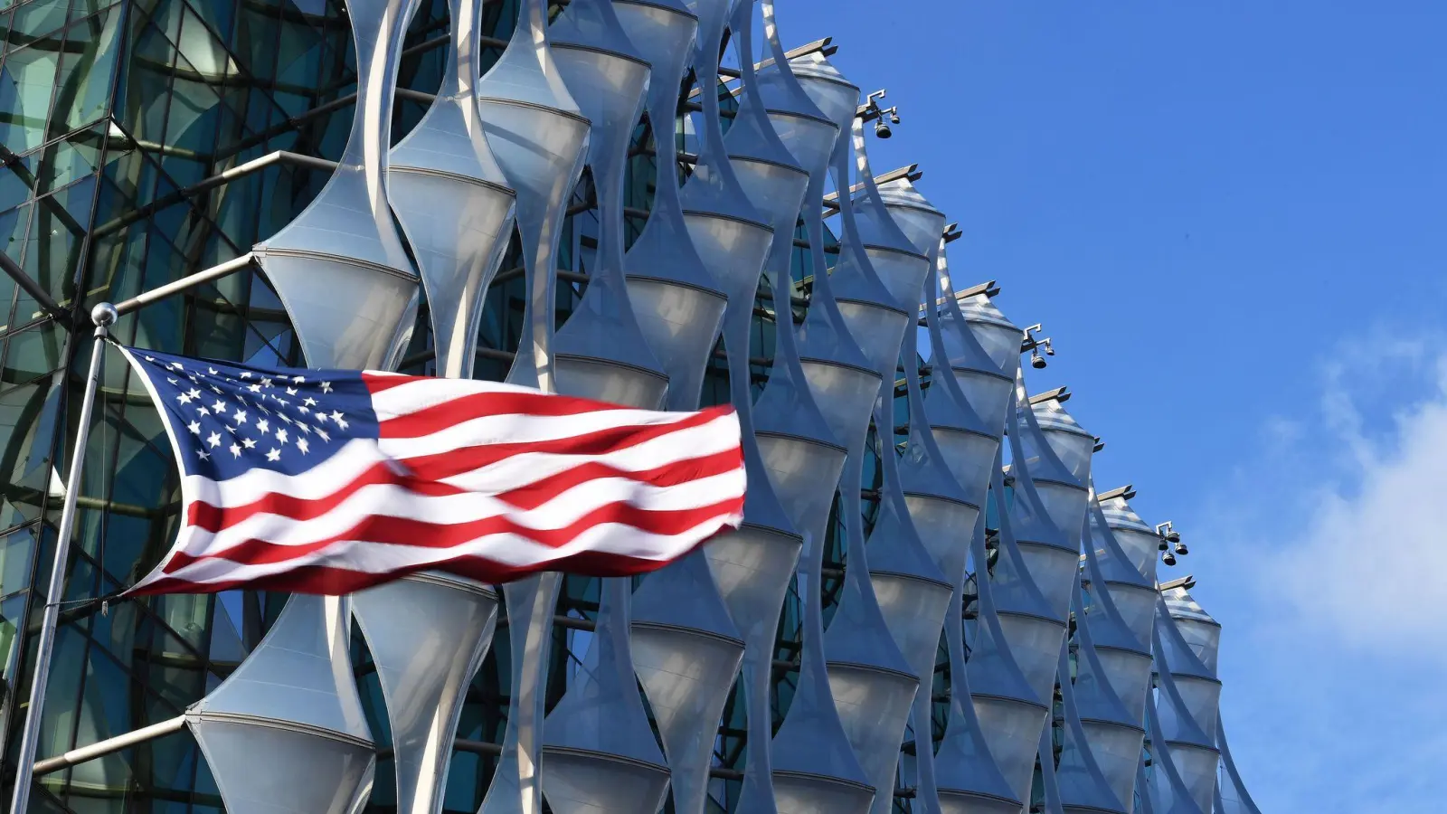 Wenn es nach Trump geht, soll ein Geschäftsmann aus Arkansas in der US-Botschaft in London das Sagen haben. (Archivbild) (Foto: John Stillwell/PA Wire/dpa)