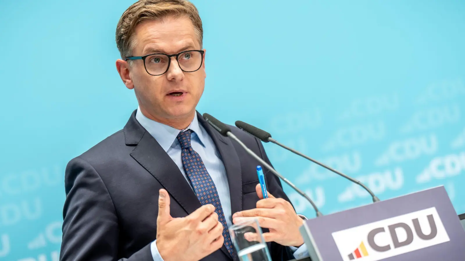 CDU-Generalsekretär Linnemann: „Wenn man die AfD stark machen will, soll man ruhig solche Interviews stören.“ (Foto: Michael Kappeler/dpa)