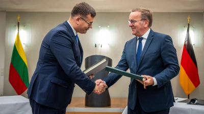 Regierungsabkommen zur Litauen-Brigade unterzeichnet. (Foto: Michael Kappeler/dpa)