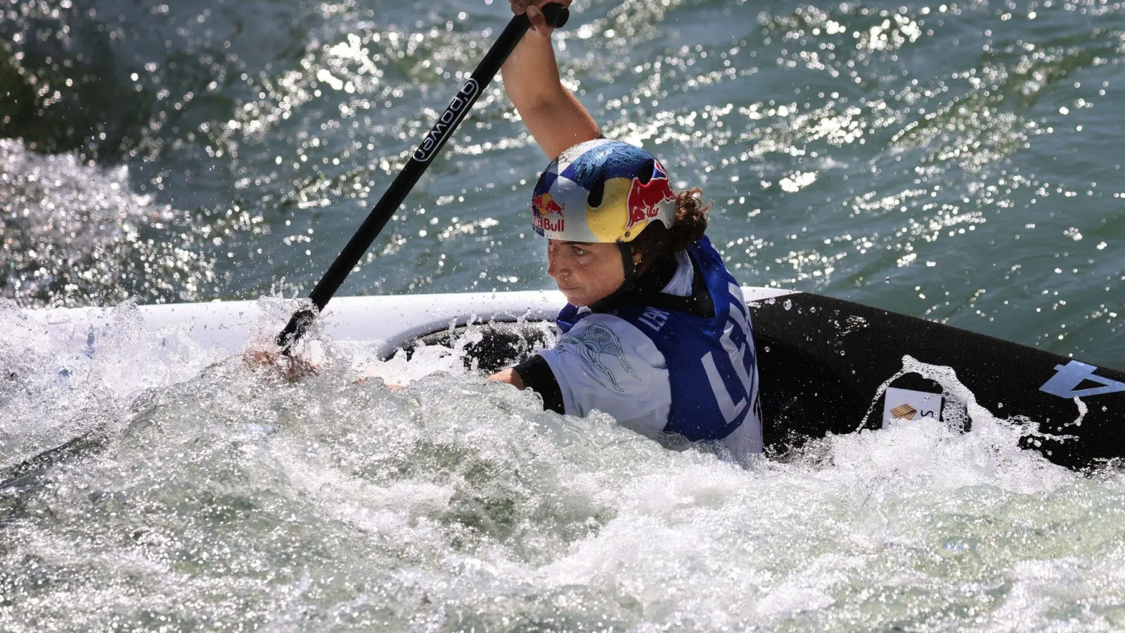 Jessica Fox (Australien) in Aktion. (Foto: Karl-Josef Hildenbrand/dpa)