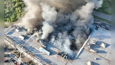 Nach dem Angriff auf ein Einkaufszentrum in Krywyj Rih werden noch Vermisste gesucht. (Foto: Uncredited/Ukrainian Military administration/AP/dpa)
