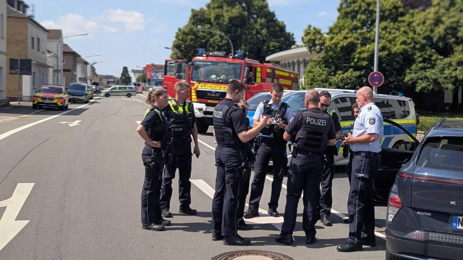 In Lengerich gibt es einen Polizeieinsatz.  (Foto: David Ebener/dpa)