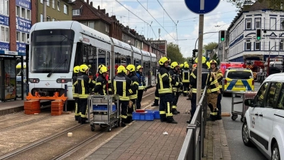 Ein siebenjähriger Junge ist in Gelsenkirchen von einer Straßenbahn erfasst und tödlich verletzt worden. (Foto: Justin Brosch/dpa)