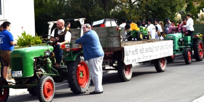 Der Umzug zählt zu den Höhepunkten der Kerwa in Dottenheim.  (Foto: Gudrun Schwarz-Köhler)