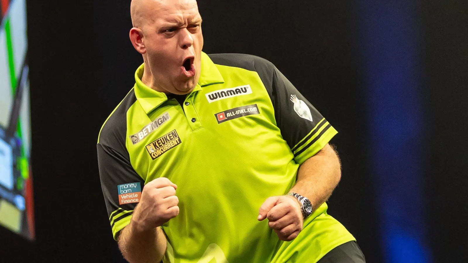 Van Gerwen ist im Finale leichter Außenseiter. (Foto: Andreas Gora/dpa)