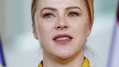 Siliņa bei einer Pressekonferenz. (Foto: Kay Nietfeld/dpa)