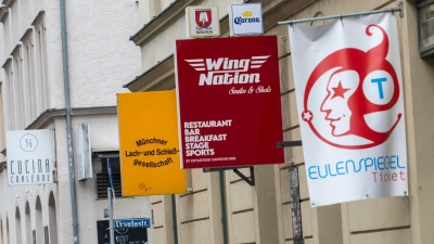 Chicken Wings - und Kabarett. (Archivbild) (Foto: Stefan Puchner/dpa)