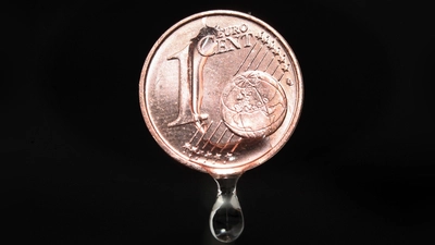 Der sogenannte Wassercent kommt nun auch in Bayern. (Symbolbild) (Foto: Fredrik von Erichsen/dpa)