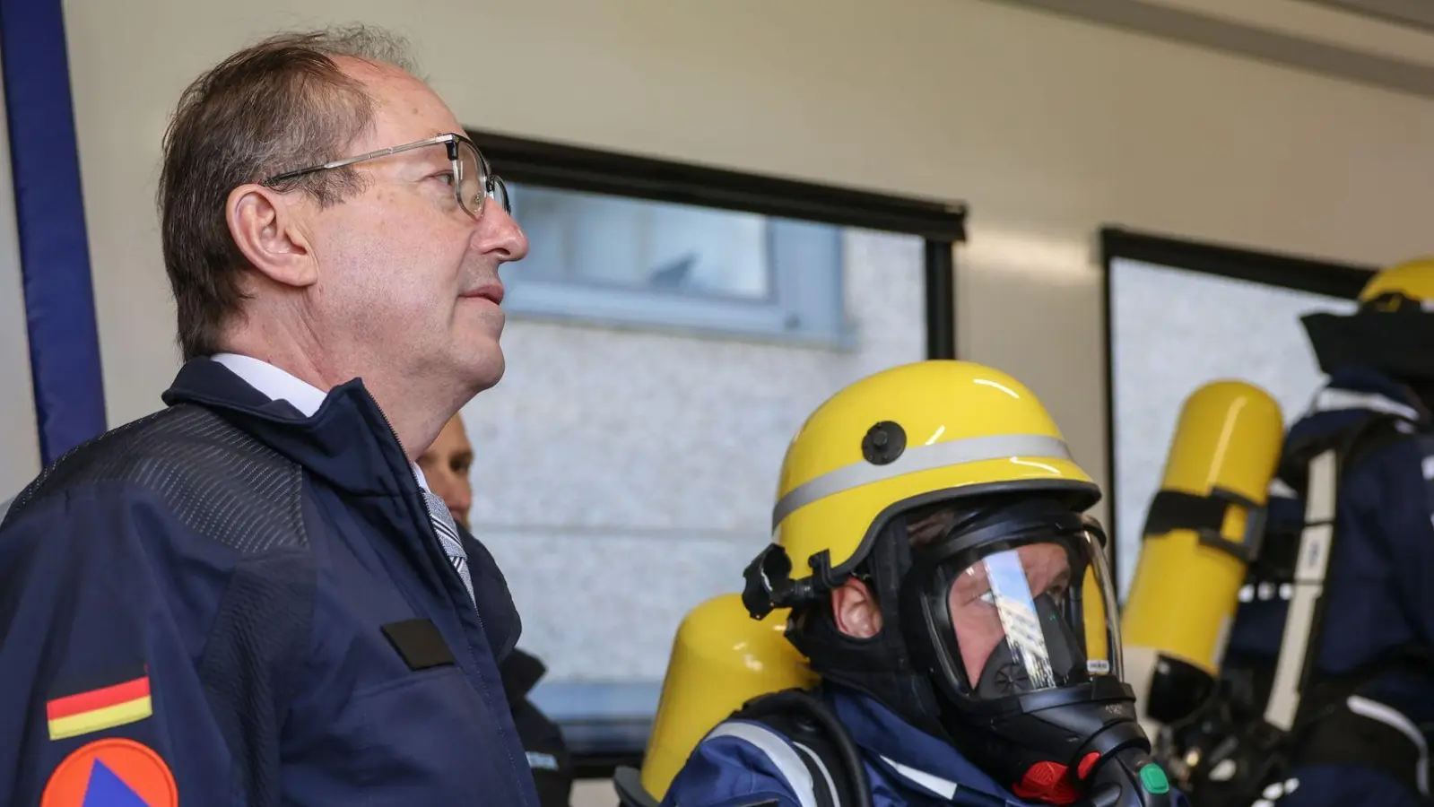 Um den Schutz der Zivilbevölkerung im Spannungs- oder Verteidigungsfall kümmert sich der Bund. Die Verantwortung für den Katastrophenschutz liegt bei den Ländern. (Archivfoto)  (Foto: Oliver Berg/dpa)