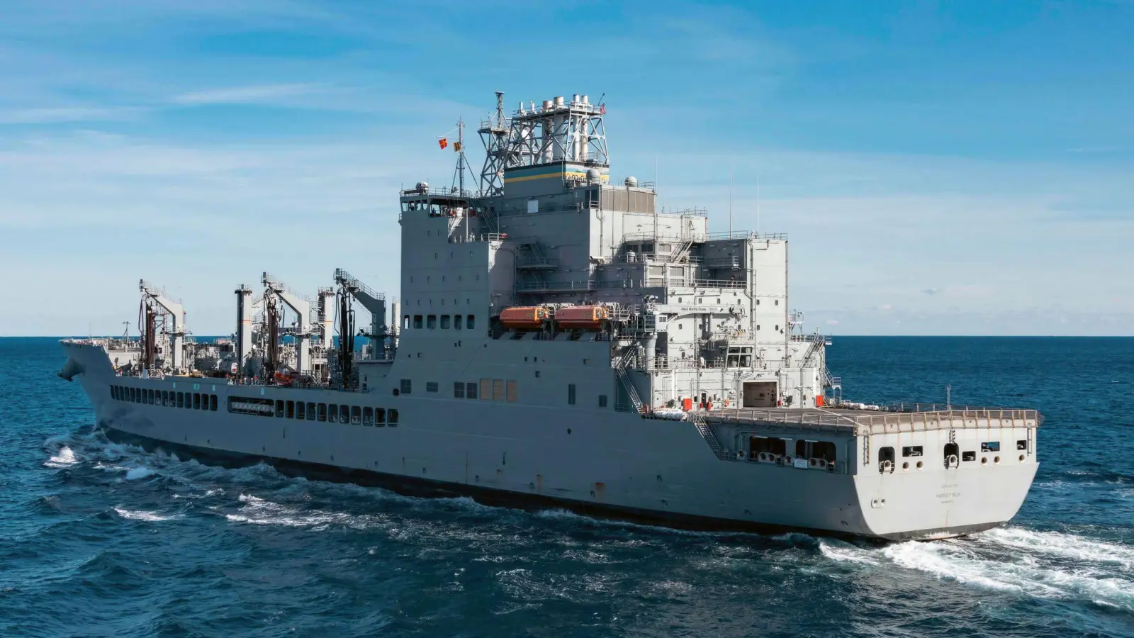 Medien zufolge sollen weitere Schiffe umbenannt werden (Foto: Maxwell Orlosky/U.S. Navy/AP/dpa)