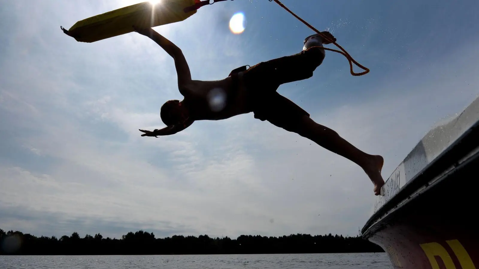 Im dritten Jahr in Folge steigt 2024 die Zahl der Ertrunkenen, warnen die DLRG-Lebensretter. (Symbolbild) (Foto: Peter Steffen/dpa)