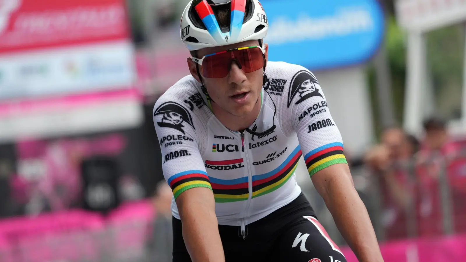 Gehört im Straßenrennen zu den Favoriten: Der Belgier Remco Evenepoel. (Foto: Gian Mattia D'alberto/LaPresse via ZUMA Press/dpa)