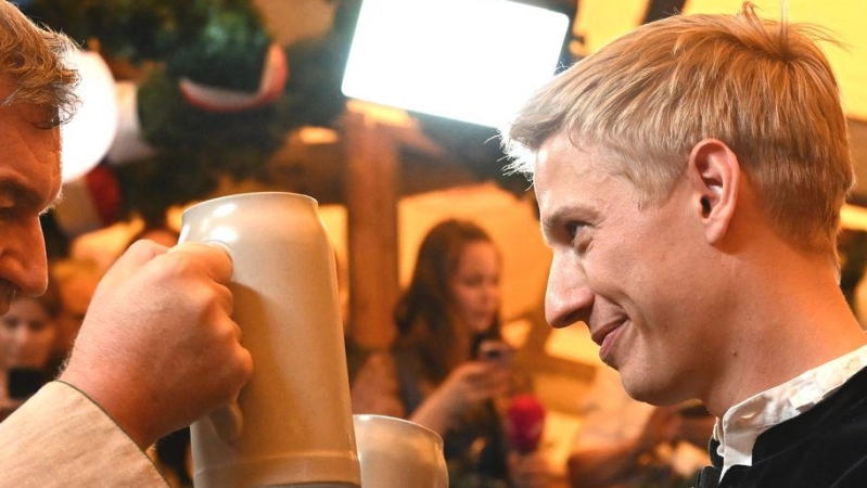 Auf eine friedliche Wiesn! (Foto: Sven Hoppe/dpa)